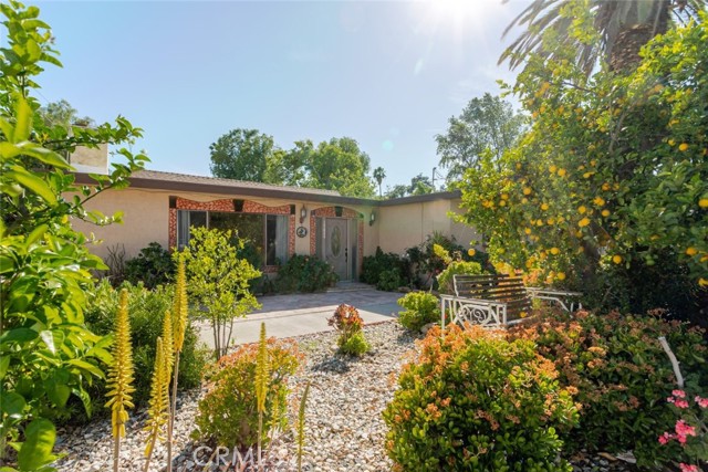 Detail Gallery Image 4 of 34 For 19026 Keswick, Reseda,  CA 91335 - 2 Beds | 2 Baths