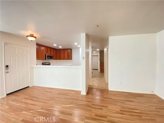 Image 1 of 21 For 15605 Lasselle Street 6
