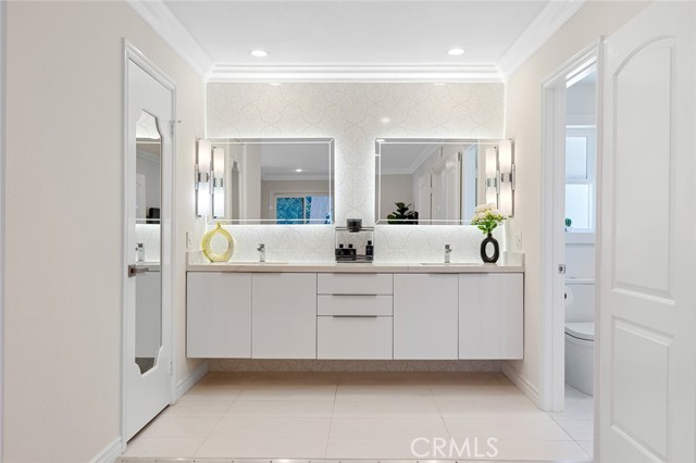 2160 S Hammatt, Anaheim CA: https://media.crmls.org/medias/f670d8ff-ebbf-4fc4-8c2c-b2711a6c53f3.jpg