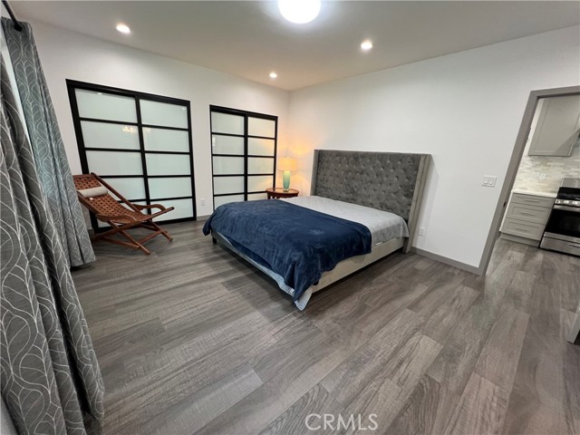 Detail Gallery Image 7 of 11 For 19031 Schoenborn St, Northridge,  CA 91324 - 1 Beds | 1 Baths