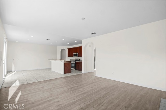 Detail Gallery Image 9 of 53 For 15246 Diamond Rd, Victorville,  CA 92394 - 4 Beds | 3 Baths