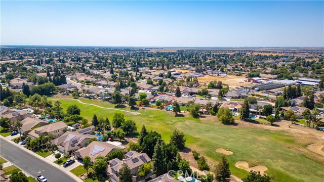 9403 Big Bear Lake Court, Bakersfield CA: https://media.crmls.org/medias/f672b33c-6555-4c1d-8f1a-0b72affb3bc1.jpg
