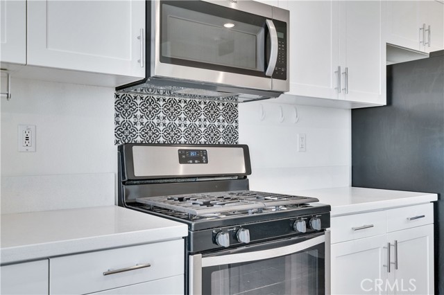Detail Gallery Image 12 of 48 For 14707 Gulfstream Ln, Moreno Valley,  CA 92553 - 5 Beds | 2/1 Baths