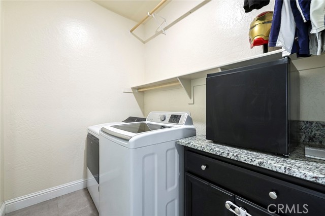 Detail Gallery Image 23 of 27 For 6883 E Robinson, Fresno,  CA 93727 - 4 Beds | 3 Baths