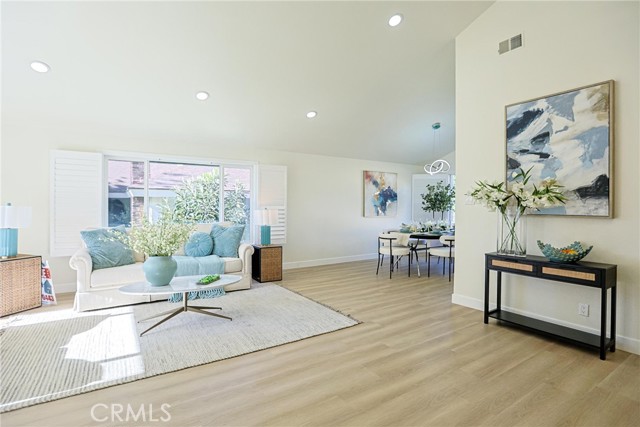 Detail Gallery Image 8 of 68 For 2301 W Manly, Santa Ana,  CA 92704 - 4 Beds | 2/1 Baths