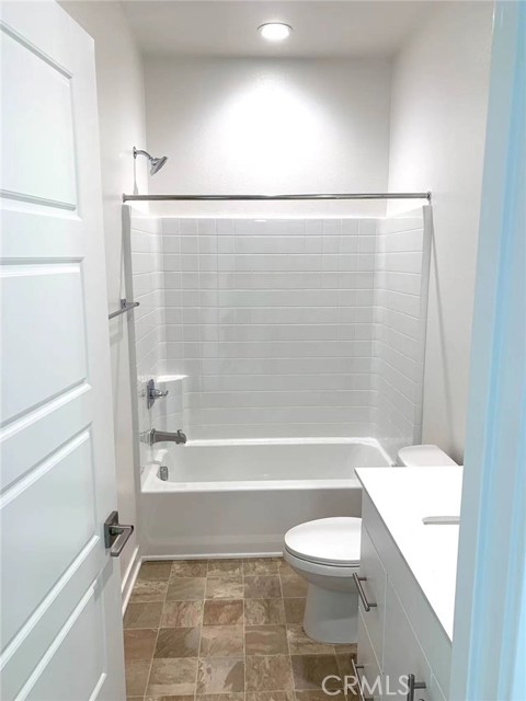 6938 Stonecrop Lane, Fontana CA: https://media.crmls.org/medias/f6753ce6-4acf-4c7c-b6d5-e6f6d4e70611.jpg