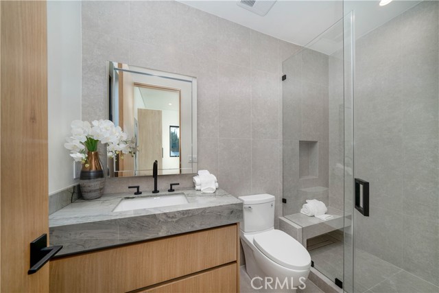 Detail Gallery Image 46 of 52 For 4634 Cedros Ave, Sherman Oaks,  CA 91403 - 4 Beds | 5/1 Baths