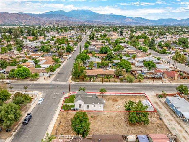 Property has not been surveyed, red lines are approximation, Buyer to due their own due diligence.