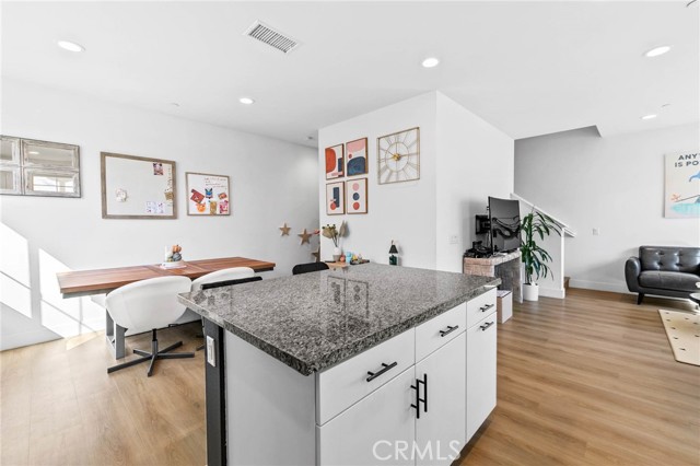 Detail Gallery Image 6 of 31 For 8475 Forest Park, Chino,  CA 91708 - 2 Beds | 2/1 Baths