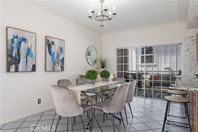 2006 Aviation Way, Redondo Beach CA: https://media.crmls.org/medias/f6772ad7-502c-4104-8438-53bcc6f77b13.jpg