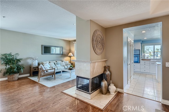 Detail Gallery Image 16 of 39 For 4167 Warner Ave #101,  Huntington Beach,  CA 92649 - 2 Beds | 2 Baths