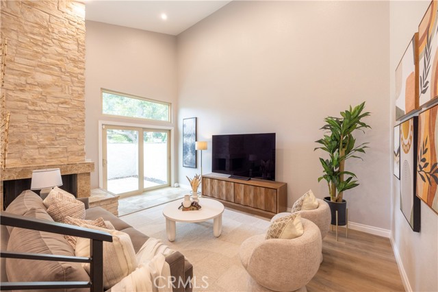 1 Moon Dust, Irvine CA: https://media.crmls.org/medias/f6773daf-72eb-4d40-8730-b604c755045a.jpg