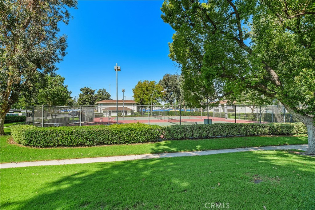 https://media.crmls.org/medias/f677c742-9a68-496c-9b3b-cf227ffa82ec.jpg?preset=X-Large