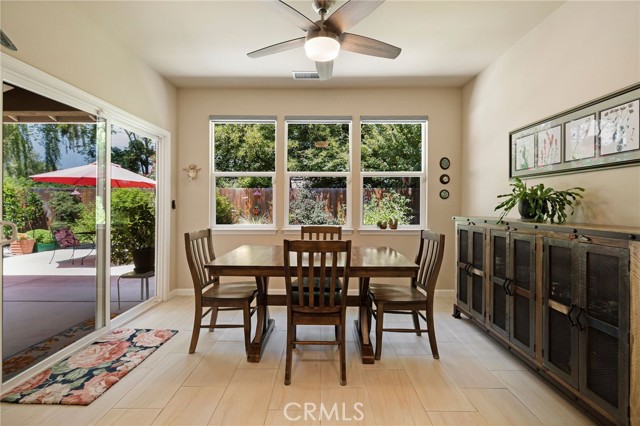 10 Harmony Park Circle, Chico CA: https://media.crmls.org/medias/f677c9a1-792d-4f28-8a5e-88201d9a9e6b.jpg