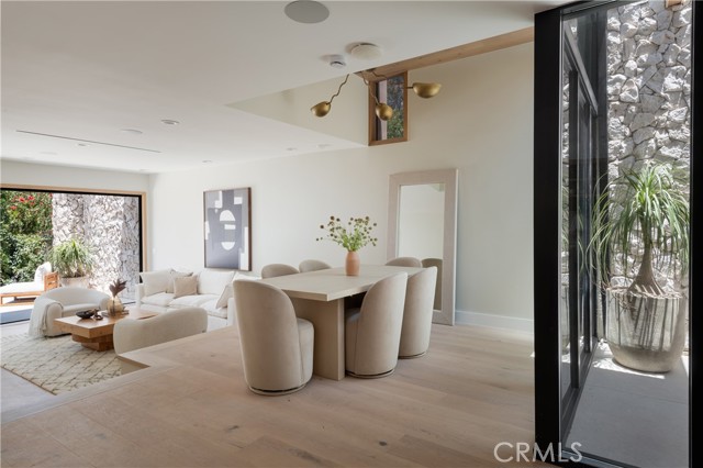 Detail Gallery Image 3 of 34 For 3977 Oeste Ave, Studio City,  CA 91604 - 3 Beds | 2/1 Baths