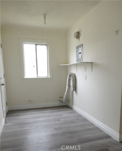 Detail Gallery Image 4 of 8 For 657 E 92nd St, Los Angeles,  CA 90002 - 2 Beds | 1 Baths