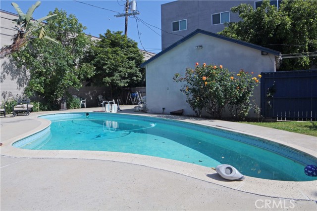 Detail Gallery Image 6 of 29 For 8828 Reading Ave, Los Angeles,  CA 90045 - 2 Beds | 1 Baths