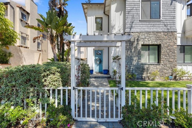 2505 Grant Avenue, Redondo Beach CA: https://media.crmls.org/medias/f679fe8e-8ada-4189-a74b-25e368f90e1c.jpg