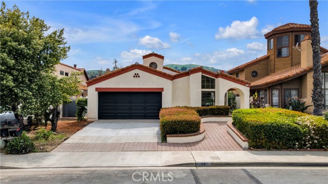 54 Falcon Ridge Drive, Pomona CA: https://media.crmls.org/medias/f67a6053-f26b-4337-b6ce-652a61bddb44.jpg