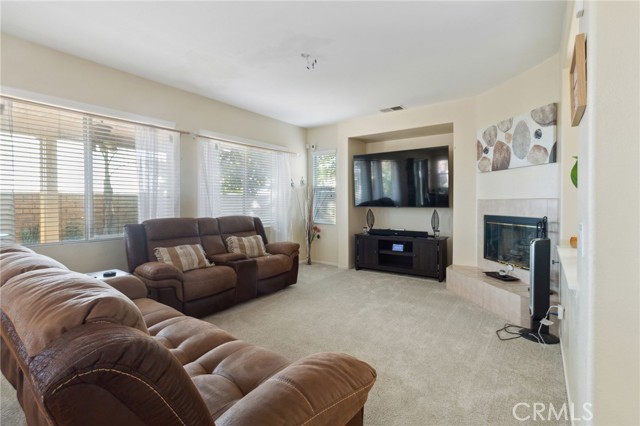 Detail Gallery Image 4 of 46 For 28399 Northmoore Pl, Menifee,  CA 92584 - 4 Beds | 3/1 Baths