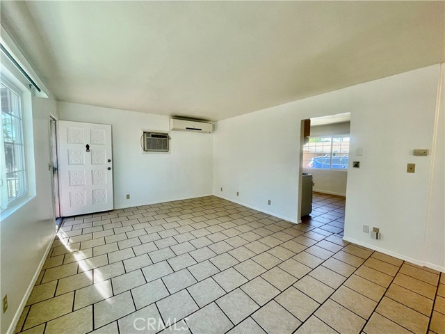 Detail Gallery Image 4 of 11 For 510 S Vine Ave a,  Ontario,  CA 91762 - 2 Beds | 1 Baths