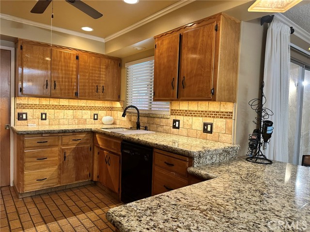 Detail Gallery Image 22 of 33 For 3623 Redlands, Bakersfield,  CA 93306 - 3 Beds | 2 Baths