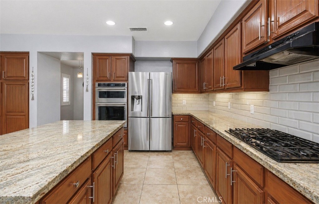 https://media.crmls.org/medias/f67d394c-0294-4586-895a-d2c07b674253.jpg?preset=X-Large