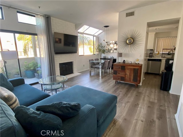 17722 Sergio Cir, Huntington Beach CA: https://media.crmls.org/medias/f67def85-3da0-4a97-b252-d3e3e9a1d483.jpg