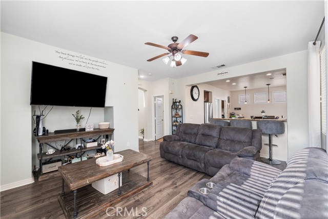 Detail Gallery Image 10 of 44 For 3116 Perdot Ave, Rosamond,  CA 93560 - 4 Beds | 2/1 Baths