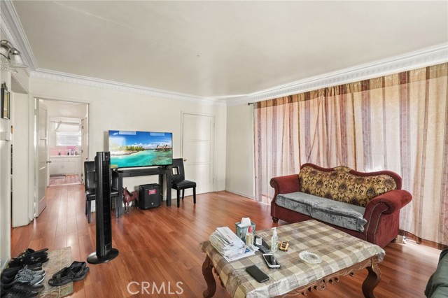 1200 N Kenmore Avenue, Los Angeles CA: https://media.crmls.org/medias/f67f12b2-b8da-4d1d-9fb3-9d89a3d173a3.jpg