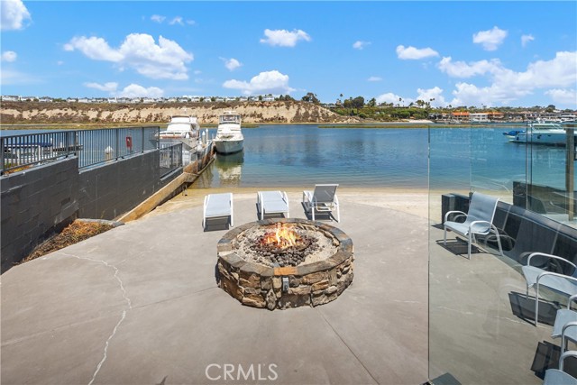 94 Yorktown, Newport Beach CA: https://media.crmls.org/medias/f67fe1be-c504-45b2-8e0f-61368392aab9.jpg