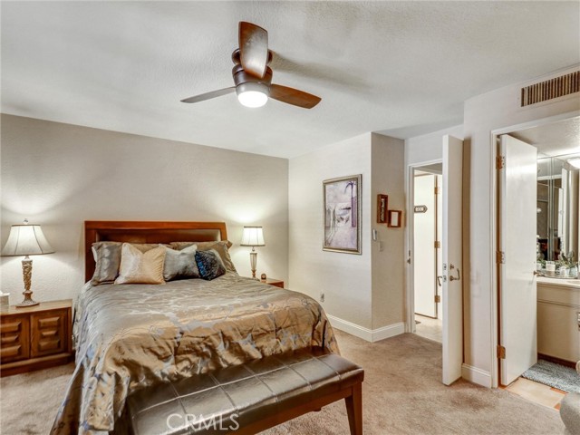 208 Kavenish S Drive, Rancho Mirage CA: https://media.crmls.org/medias/f680cbf8-3322-497c-8fd2-b0f0d84fdcc2.jpg