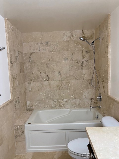 Detail Gallery Image 11 of 20 For 35 N Raymond Ave #211,  Pasadena,  CA 91103 - 1 Beds | 2 Baths