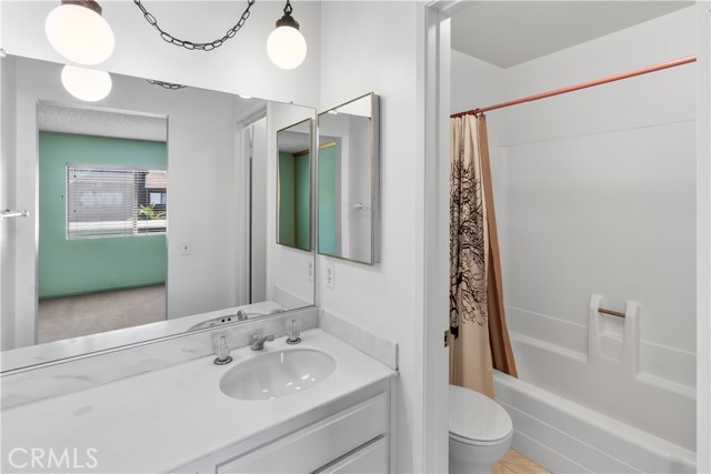 1437 Dalmatia Drive, San Pedro CA: https://media.crmls.org/medias/f6810b86-c91e-4f0d-b033-946e801925c9.jpg