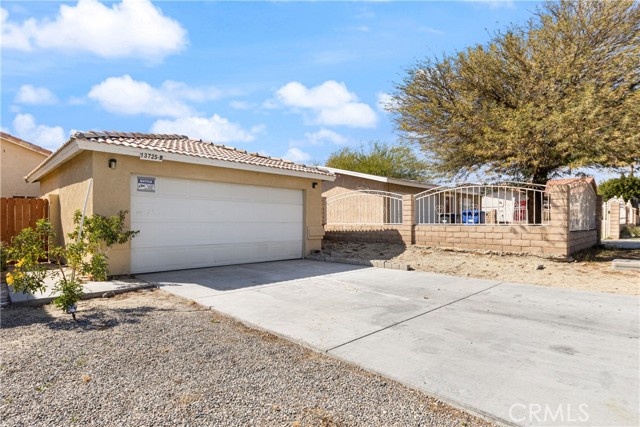 13725 Nahum Drive, Desert Hot Springs CA: https://media.crmls.org/medias/f6813ce6-760a-4b22-93e2-28e191149fa3.jpg
