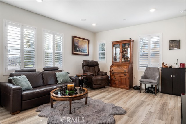 Detail Gallery Image 7 of 26 For 22321 Spanish Oak Ct, Torrance,  CA 90502 - 3 Beds | 2/2 Baths