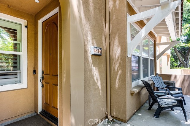 453 N Altadena Drive, Pasadena CA: https://media.crmls.org/medias/f6821e70-defb-4de7-8c6f-17ff1769160b.jpg
