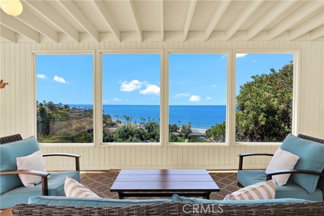 21692 Ocean Vista Drive, Laguna Beach CA: https://media.crmls.org/medias/f68297cc-1db3-43a7-b933-49aeb5cde16c.jpg