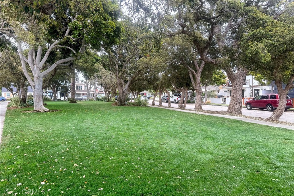 https://media.crmls.org/medias/f682b15b-9c0d-42b6-b093-555913547d5b.jpg?preset=X-Large