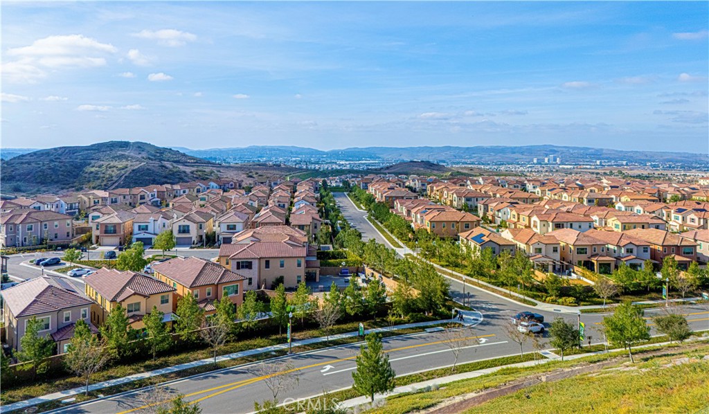 https://media.crmls.org/medias/f6834277-1efe-49b2-8bc4-51b18394f8c9.jpg?preset=X-Large