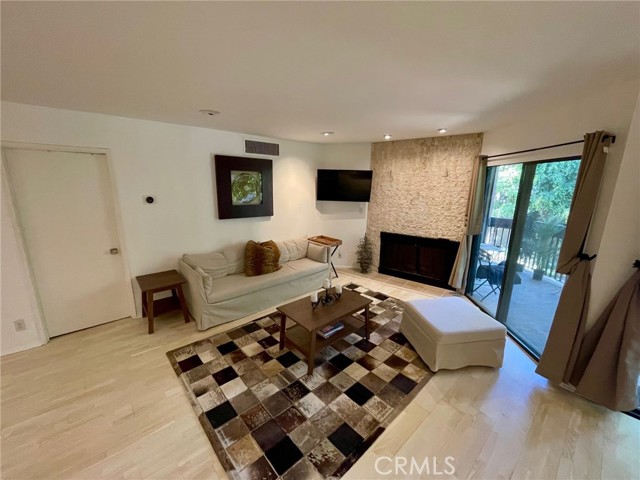 Detail Gallery Image 5 of 27 For 950 N Kings Rd #245,  West Hollywood,  CA 90069 - 1 Beds | 1 Baths