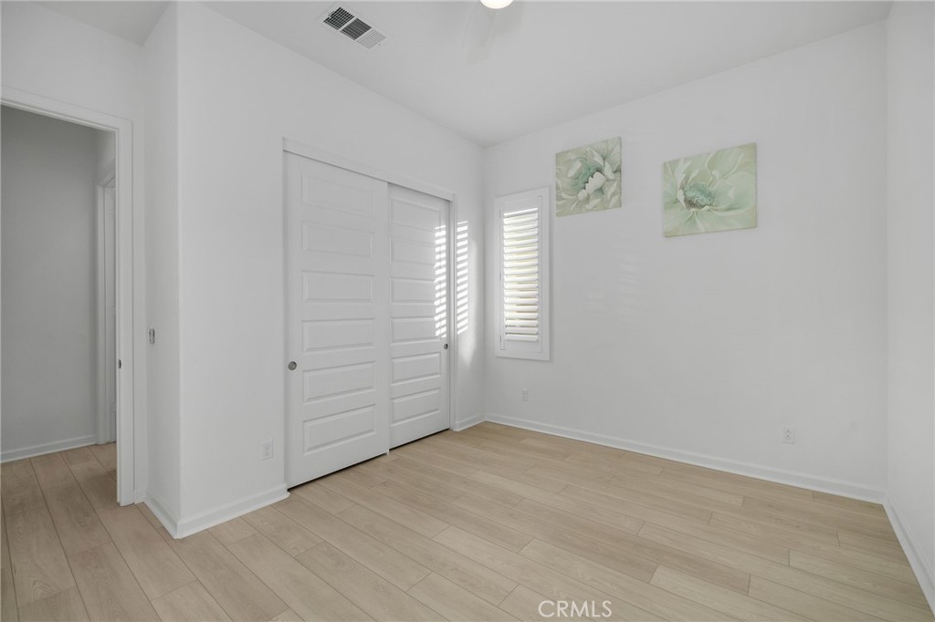 https://media.crmls.org/medias/f683b660-77f9-425b-879c-e19938d47030.jpg?preset=X-Large
