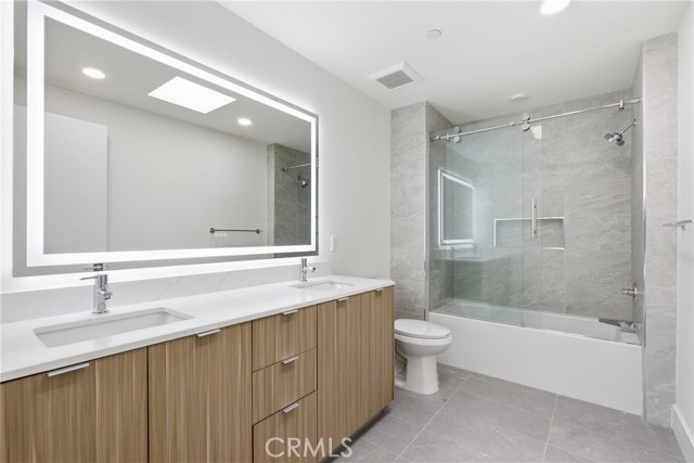 Detail Gallery Image 10 of 13 For 12078 Guerin St #207,  Studio City,  CA 91604 - 3 Beds | 2 Baths