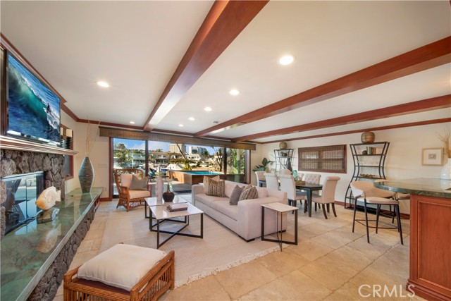 3908 Channel Place, Newport Beach CA: https://media.crmls.org/medias/f6840845-652a-4ed2-be75-0cd74433a39b.jpg