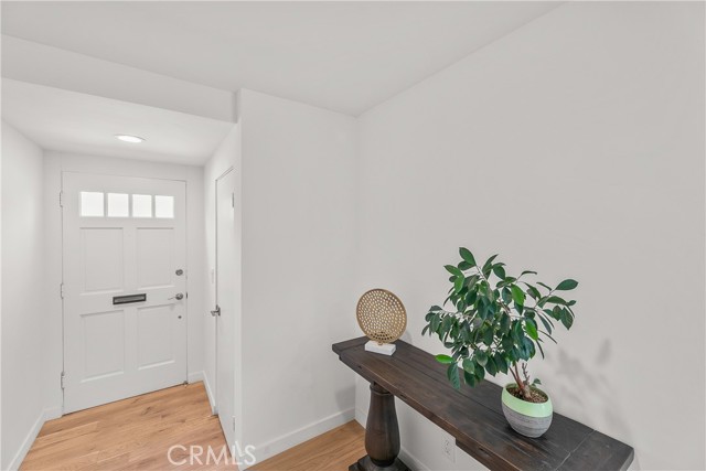 Detail Gallery Image 2 of 30 For 4745 La Villa Marina #J,  Marina Del Rey,  CA 90292 - 2 Beds | 2/1 Baths