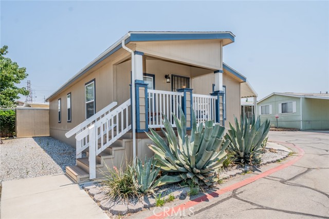 Detail Gallery Image 2 of 37 For 22111 Newport Ave #5,  Grand Terrace,  CA 92313 - 3 Beds | 2 Baths