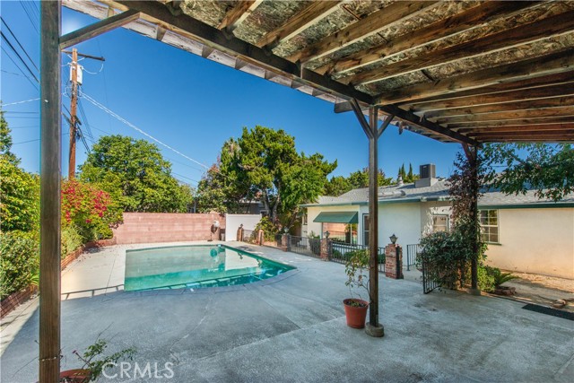 Detail Gallery Image 37 of 42 For 9655 Gothic, North Hills,  CA 91343 - 3 Beds | 2 Baths