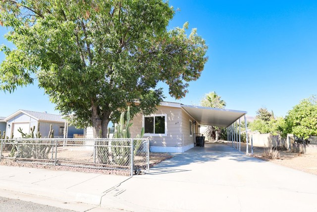 Detail Gallery Image 4 of 26 For 315 North Palomar Avenue, San Jacinto,  CA 92582 - 2 Beds | 2 Baths