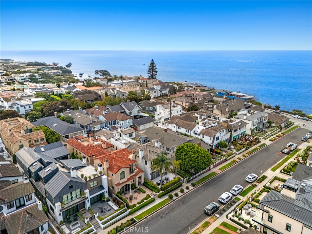 https://media.crmls.org/medias/f6857932-b454-47b0-a853-d26fcb1cdb38.jpg?preset=X-Large