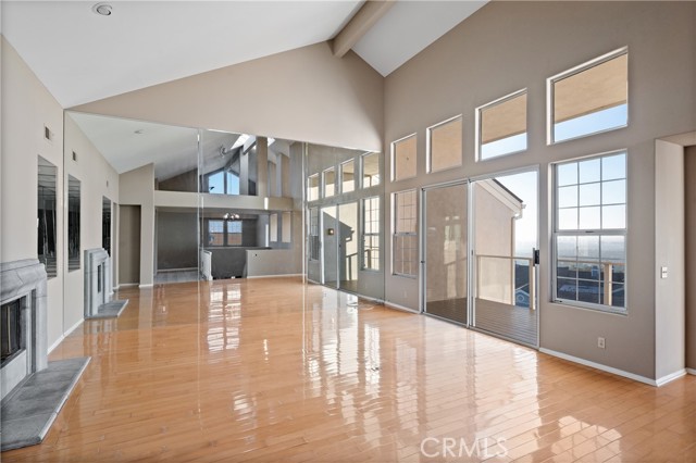 6 Saros, Irvine CA: https://media.crmls.org/medias/f685ab11-a640-4397-8cd8-c6dfb908acae.jpg